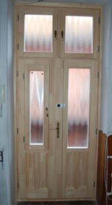 Nyitható ablakos kétszárnyú ajtó