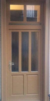 Polgári bejárati ajtó